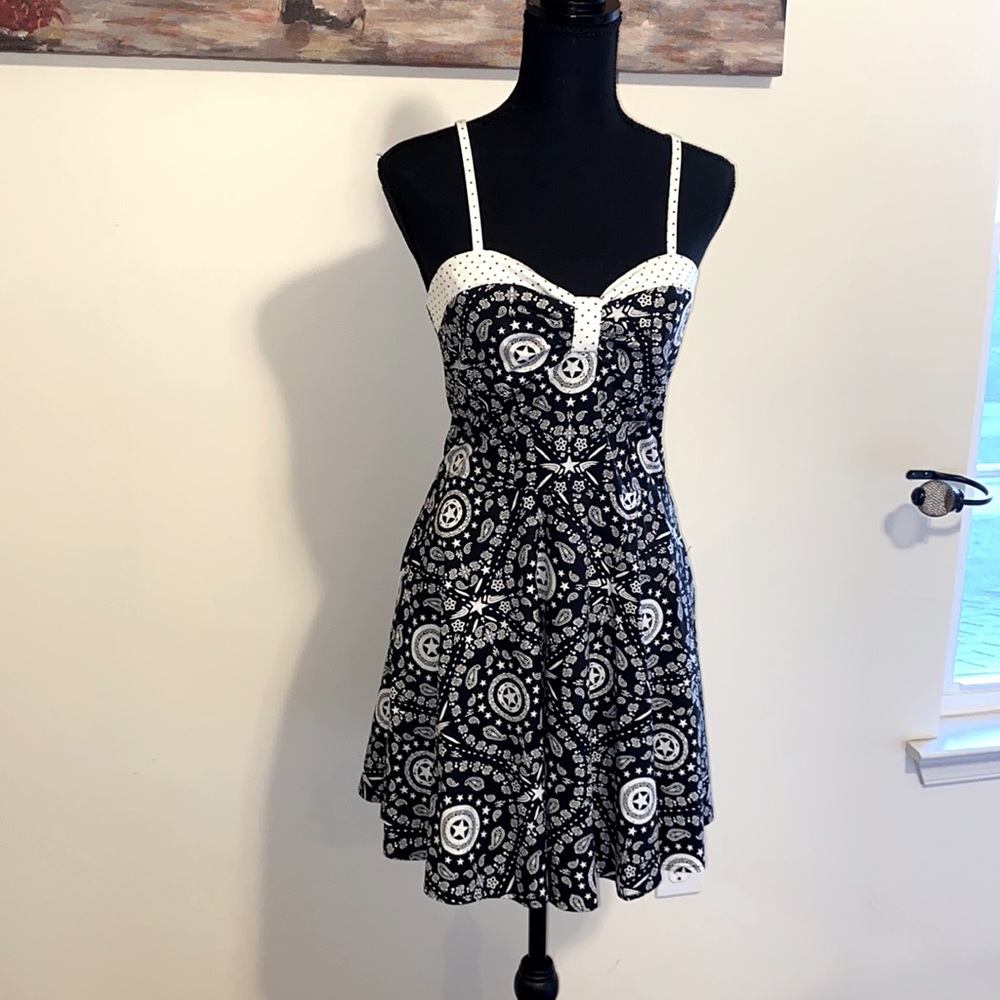 ❌SOLD - Marvel captain America black and white mini dress